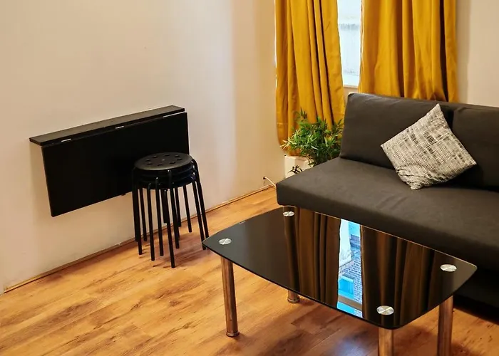 Bayswater One Bedroom Apartment